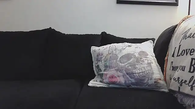 Snapshot of CrystalLakeXO chatting on September 13, 2025, 2:11 am CrystalLakeXO online show from September 13, 2025, 2:11 am