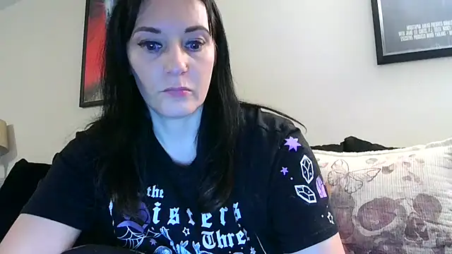 Snapshot of CrystalLakeXO chatting on September 16, 2025, 3:40 am CrystalLakeXO online show from September 16, 2025, 3:40 am