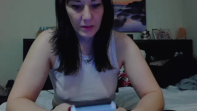 Snapshot of CrystalLakeXO chatting on November 2, 2025, 11:18 pm CrystalLakeXO online show from November 2, 2025, 11:18 pm