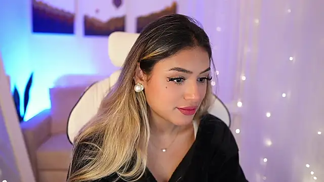 SaraParisi online show from December 15, 2024, 12:18 am