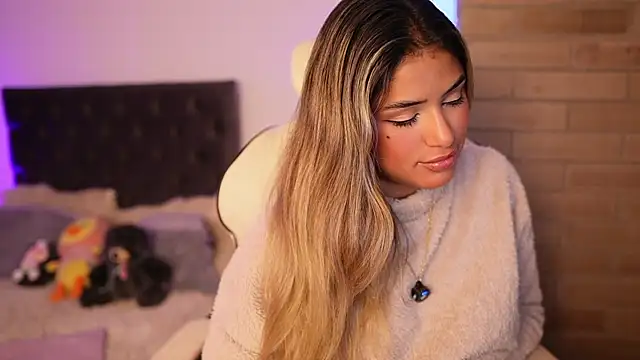 SaraParisi online show from March 17, 2025, 11:11 pm