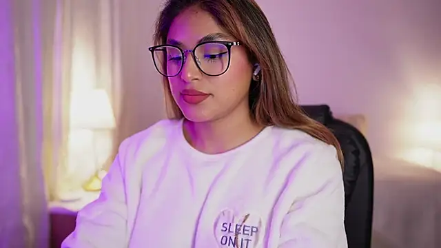 SaraParisi online show from September 30, 2025, 11:21 pm