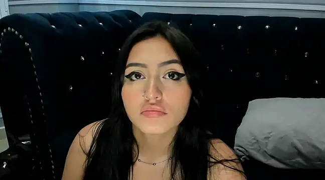 Snapshot of Lesly_sexy4u chatting on December 18, 2024, 6:53 am Lesly sexy4u online show from December 18, 2024, 6:53 am