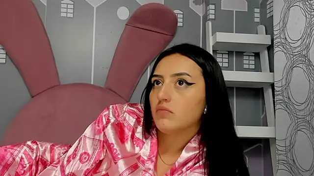 Snapshot of Lesly_sexy4u chatting on March 21, 2025, 7:00 am Lesly sexy4u online show from March 21, 2025, 7:00 am