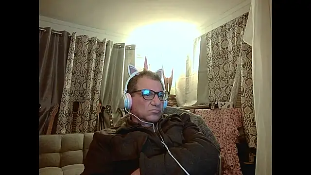 coryassman online show from February 3, 2025, 7:29 am