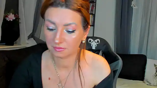 SweetAriana26 online show from December 17, 2025, 1:39 pm