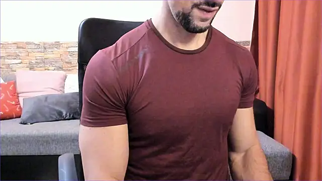 HotHunkTrainer online show from January 6, 2025, 9:08 am