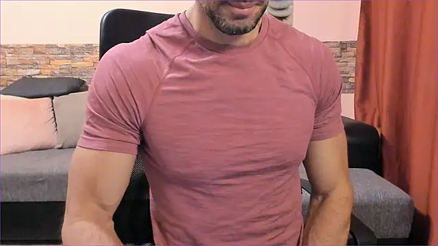 HotHunkTrainer online show from September 18, 2025, 7:10 am