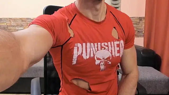 Snapshot of HotHunkTrainer chatting on February 14, 2026, 8:44 am HotHunkTrainer online show from February 14, 2026, 8:44 am