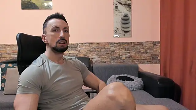 Snapshot of HotHunkTrainer chatting on February 23, 2026, 9:17 am HotHunkTrainer online show from February 23, 2026, 9:17 am