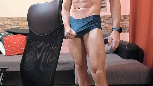 HotHunkTrainer online show from March 27, 2026, 9:21 am