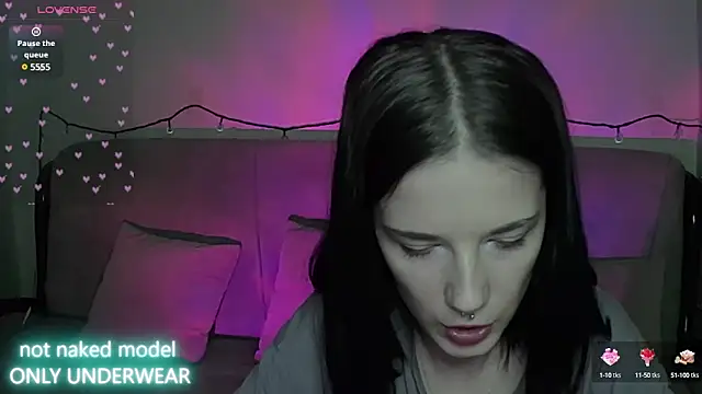 Snapshot of Miya_Dream_UKR chatting on December 19, 2024, 1:07 am Miya Dream UKR online show from December 19, 2024, 1:07 am