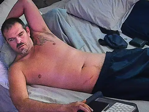 badboybrad11 online show from February 23, 2025, 5:18 pm