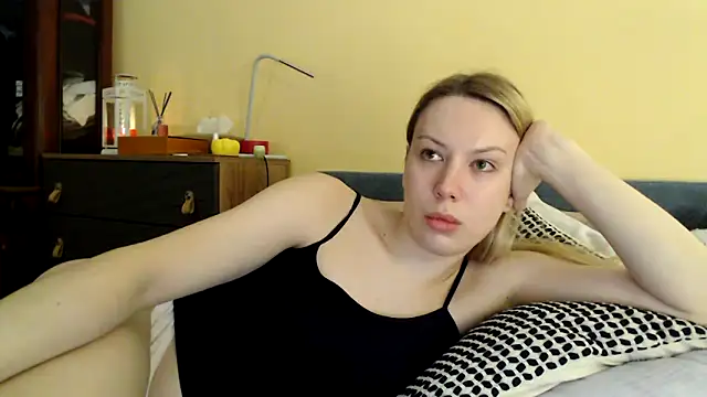 Snapshot of Scarlettford chatting on December 3, 2024, 3:11 pm Scarlettford online show from December 3, 2024, 3:11 pm