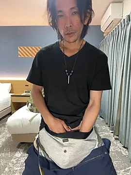 Snapshot of Katakuriko-Denpun chatting on October 27, 2025, 8:40 am Katakuriko-Denpun online show from October 27, 2025, 8:40 am