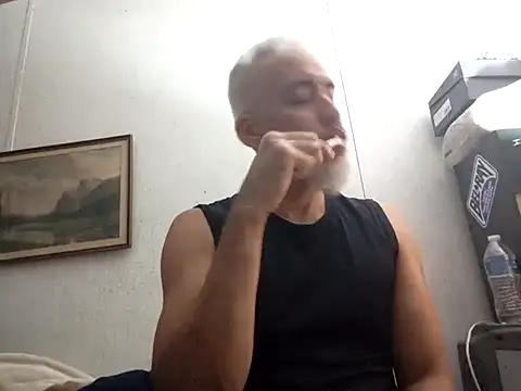 Xoc8  online show from October 6, 2025, 4:32 am