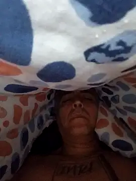 Xoc8  online show from October 8, 2025, 2:25 pm