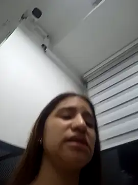 Snapshot of AnthonelaDuque chatting on February 11, 2025, 11:54 am AnthonelaDuque online show from February 11, 2025, 11:54 am