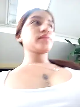 AnthonelaDuque online show from October 3, 2025, 11:51 am