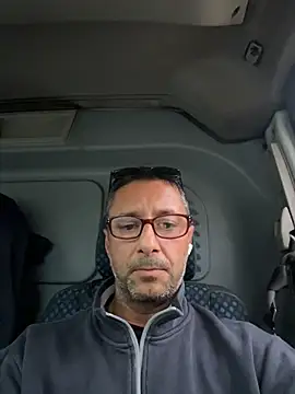 Snapshot of PORCOFIRENZEXXX chatting on November 14, 2025, 3:33 pm PORCOFIRENZEXXX online show from November 14, 2025, 3:33 pm