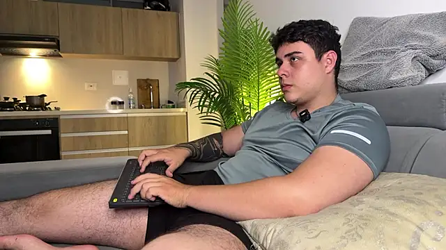 Snapshot of odin_blake chatting on February 24, 2026, 2:20 am odin blake online show from February 24, 2026, 2:20 am