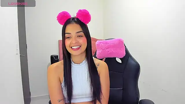 raquelle sweet2 online show from November 14, 2025, 5:06 am