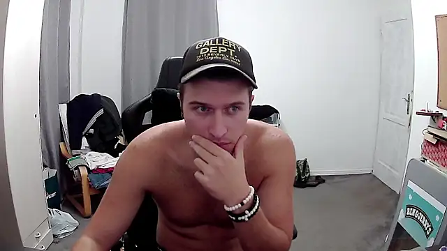 PKrisztian online show from October 6, 2025, 7:22 pm