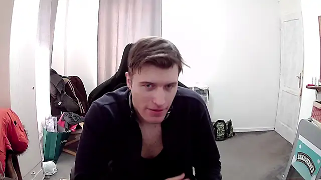 PKrisztian online show from April 8, 2026, 1:44 pm