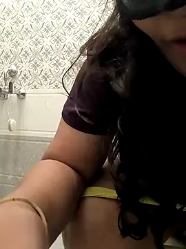 Snapshot of Selina_6 chatting on January 15, 2025, 11:51 pm Selina 6 online show from January 15, 2025, 11:51 pm