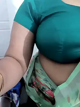 Snapshot of Selina_6 chatting on January 24, 2025, 3:02 pm Selina 6 online show from January 24, 2025, 3:02 pm