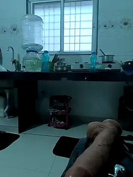 Snapshot of Selina_6 chatting on January 30, 2025, 12:59 pm Selina 6 online show from January 30, 2025, 12:59 pm