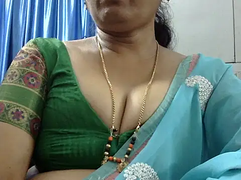 Snapshot of Vijji-telugu chatting on September 18, 2025, 8:38 am Vijji-telugu online show from September 18, 2025, 8:38 am