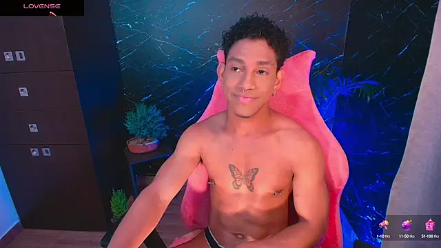 Snapshot of Palo_santo chatting on October 12, 2025, 8:57 am Palo santo online show from October 12, 2025, 8:57 am