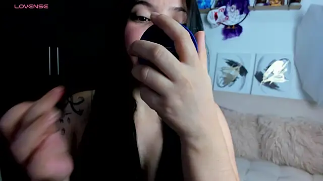 AilynRed online show from December 14, 2025, 11:53 pm