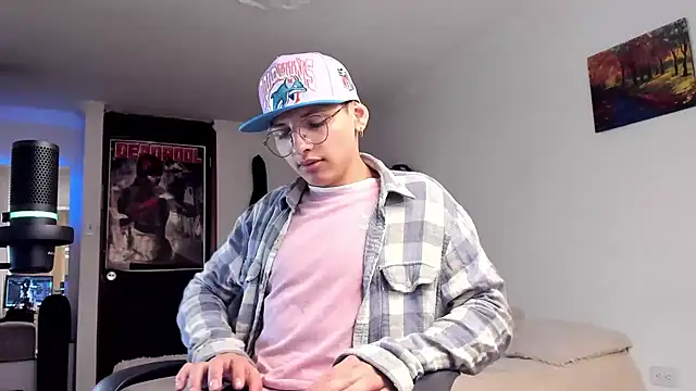 a lejandro 0 8 online show from December 10, 2024, 8:38 pm