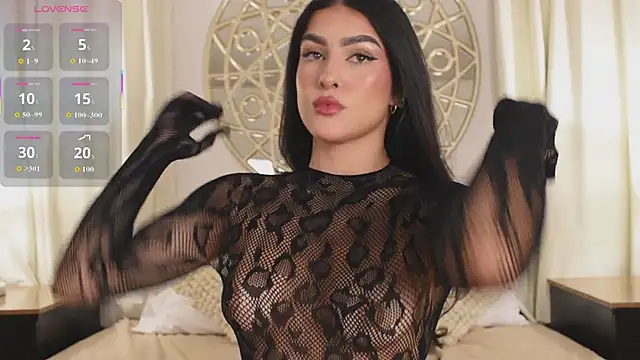 Antonellaparis  online show from October 5, 2025, 2:32 am