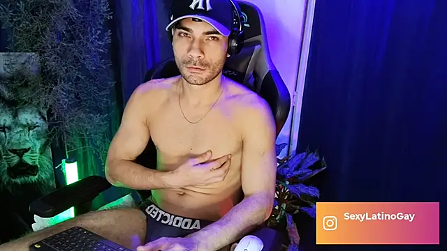 Snapshot of sexyboycolombi4 chatting on March 14, 2025, 6:21 am sexyboycolombi4 online show from March 14, 2025, 6:21 am