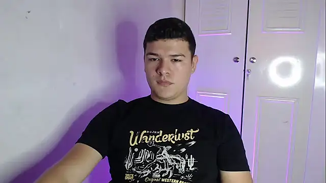 Snapshot of Plug_Control chatting on October 5, 2025, 6:28 pm Plug Control online show from October 5, 2025, 6:28 pm