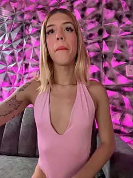 Snapshot of Courtney_gonet chatting on November 20, 2025, 1:44 pm Courtney gonet online show from November 20, 2025, 1:44 pm