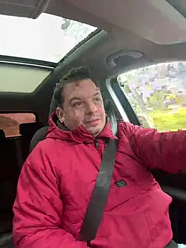 Jose HotLatino online show from February 12, 2026, 8:42 am