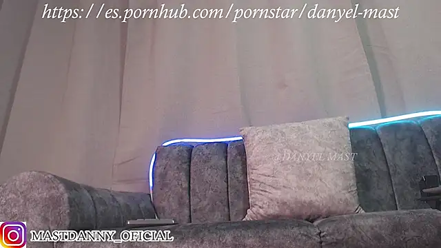 dannybigcockxxl online show from March 26, 2026, 4:40 am