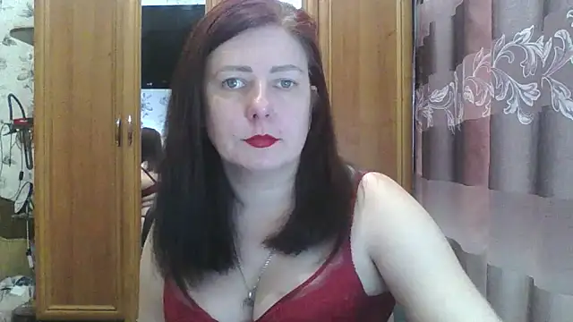 Snapshot of SophieNightAh chatting on December 16, 2024, 9:35 am SophieNightAh online show from December 16, 2024, 9:35 am