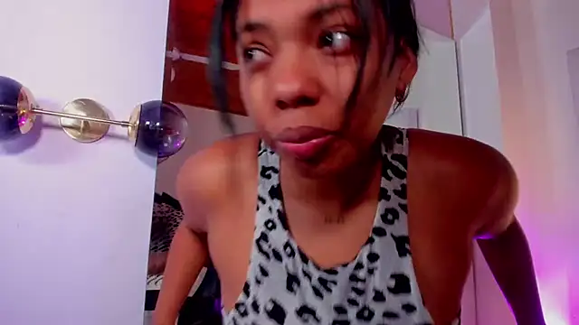 Snapshot of lia_mariana chatting on January 8, 2025, 5:05 pm lia mariana online show from January 8, 2025, 5:05 pm