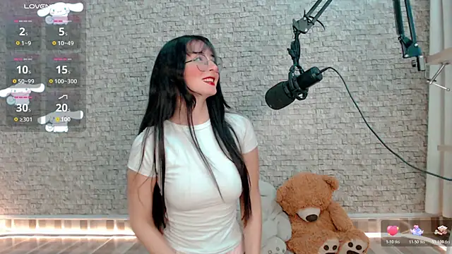 emma unu online show from May 19, 2026, 2:51 am