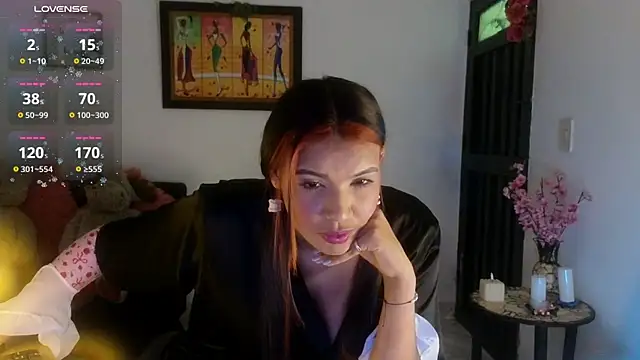 Snapshot of Soy_isabel chatting on September 12, 2025, 10:10 pm Soy isabel online show from September 12, 2025, 10:10 pm