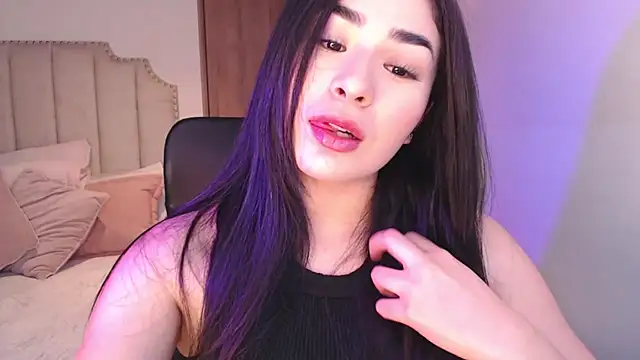 Snapshot of selenemooon555 chatting on December 11, 2024, 6:09 pm selenemooon555 online show from December 11, 2024, 6:09 pm
