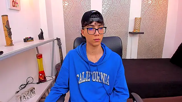 Snapshot of Nikolay_Gregori chatting on October 2, 2025, 5:47 am Nikolay Gregori online show from October 2, 2025, 5:47 am