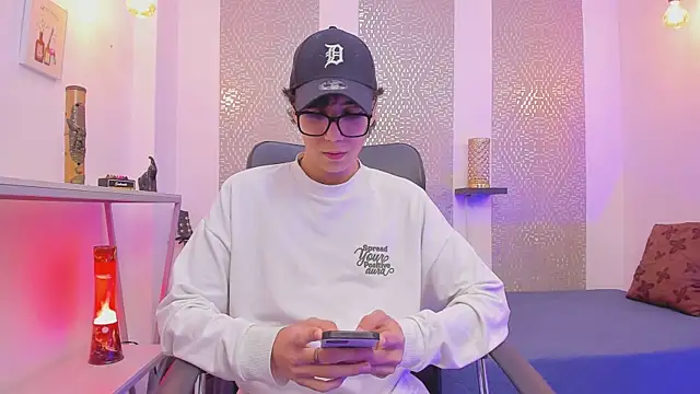 Snapshot of Nikolay_Gregori chatting on October 17, 2025, 4:37 am Nikolay Gregori online show from October 17, 2025, 4:37 am