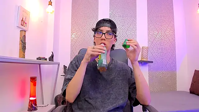 Snapshot of Nikolay_Gregori chatting on October 20, 2025, 4:13 am Nikolay Gregori online show from October 20, 2025, 4:13 am