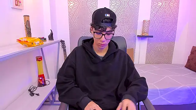 Snapshot of Nikolay_Gregori chatting on October 21, 2025, 4:57 am Nikolay Gregori online show from October 21, 2025, 4:57 am